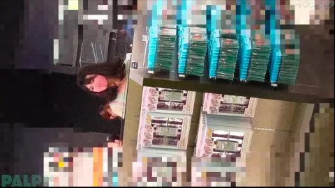 Asian Girl Exposes Thighs in Shopping Mall