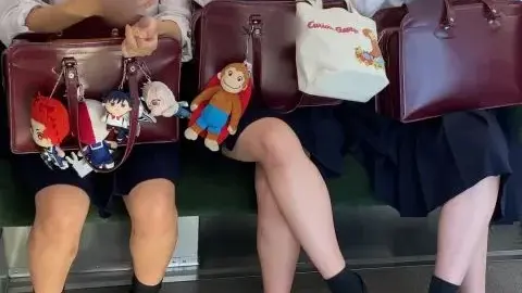 Asian Schoolgirls in Uniform