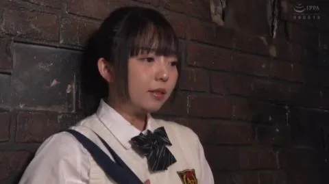 Asian Schoolgirl in Uniform Seduces Man