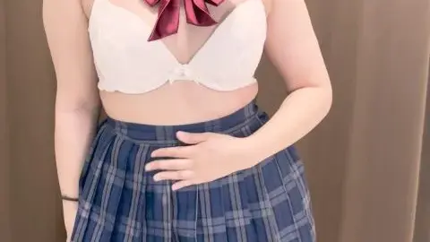 Asian Girl Undresses in Fitting Room