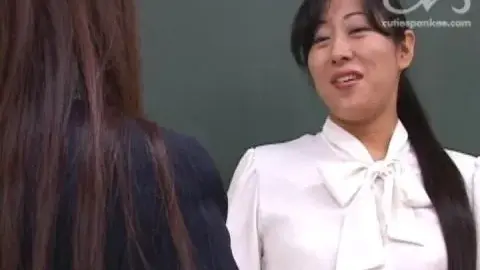 Asian Schoolgirls Spanking in Classroom