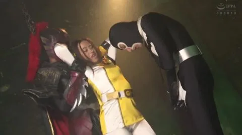 Asian Threesome Bondage in Dark Room