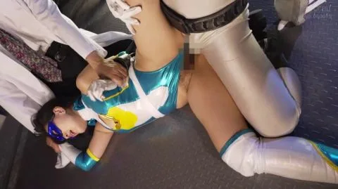 Asian Girls in Lab Experiment Get Intimate