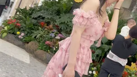 KFC – Student girl and her boyfriend