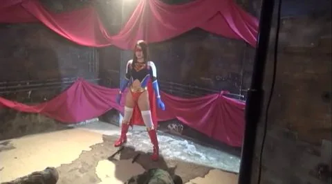 Asian Supergirl Cosplay