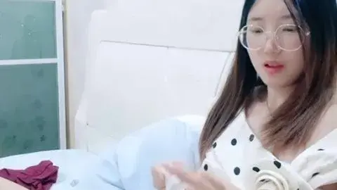 An An Baby – Pure glasses school girl 2 Masturbation