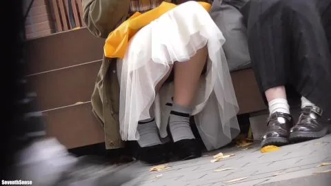 Asian woman outdoor erotic scenes