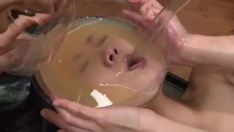 Asian Girl Masturbates in Bathtub