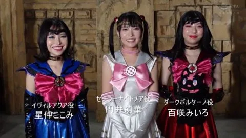 Asian Beauties in Costumes – Dramatic Indoor Scenes