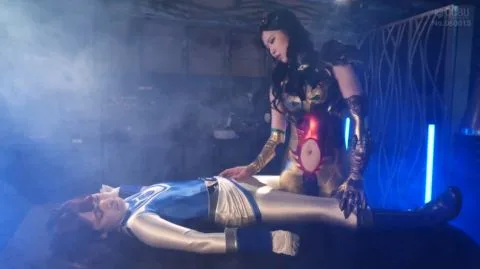 Asian Lesbian Encounter in Futuristic Setting