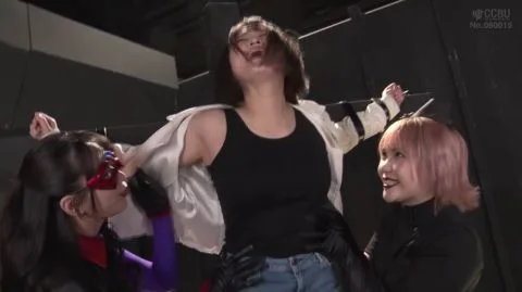 Asian Lesbians in Bondage and Intimacy