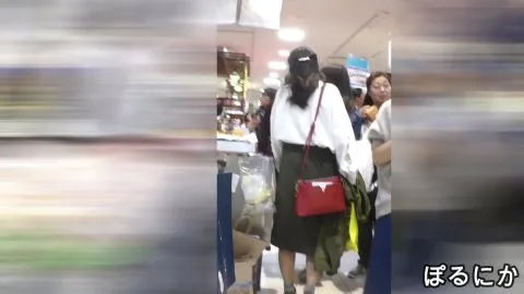 Asian Girls Masturbating in Elevator