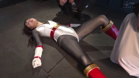 Asian Threesome Bondage and Oral Sex