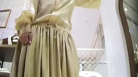 Asian Girl Preps for Sexy Show