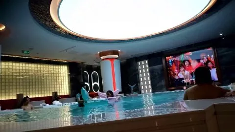 Playing in the water and changing clothes secretly