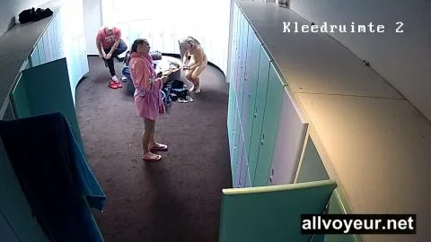 Spa Centre 8 – Lesbian Threesome and Foursome Action